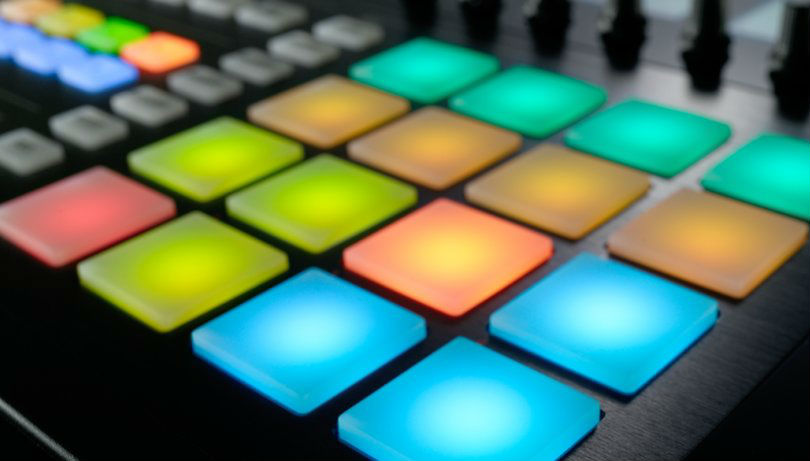 NATIVE INSTRUMENTS MASCHINE STUDIO NEGRA 3